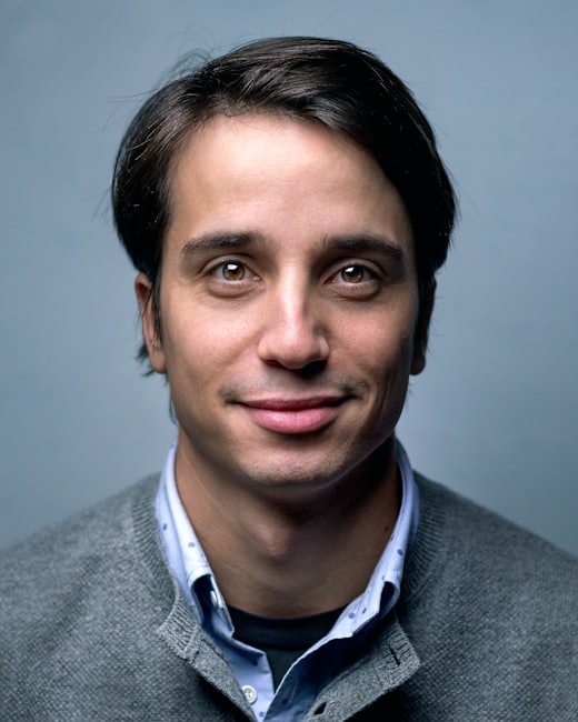 Portrait of Omar Siddiqui, Head of Global Sourcing.